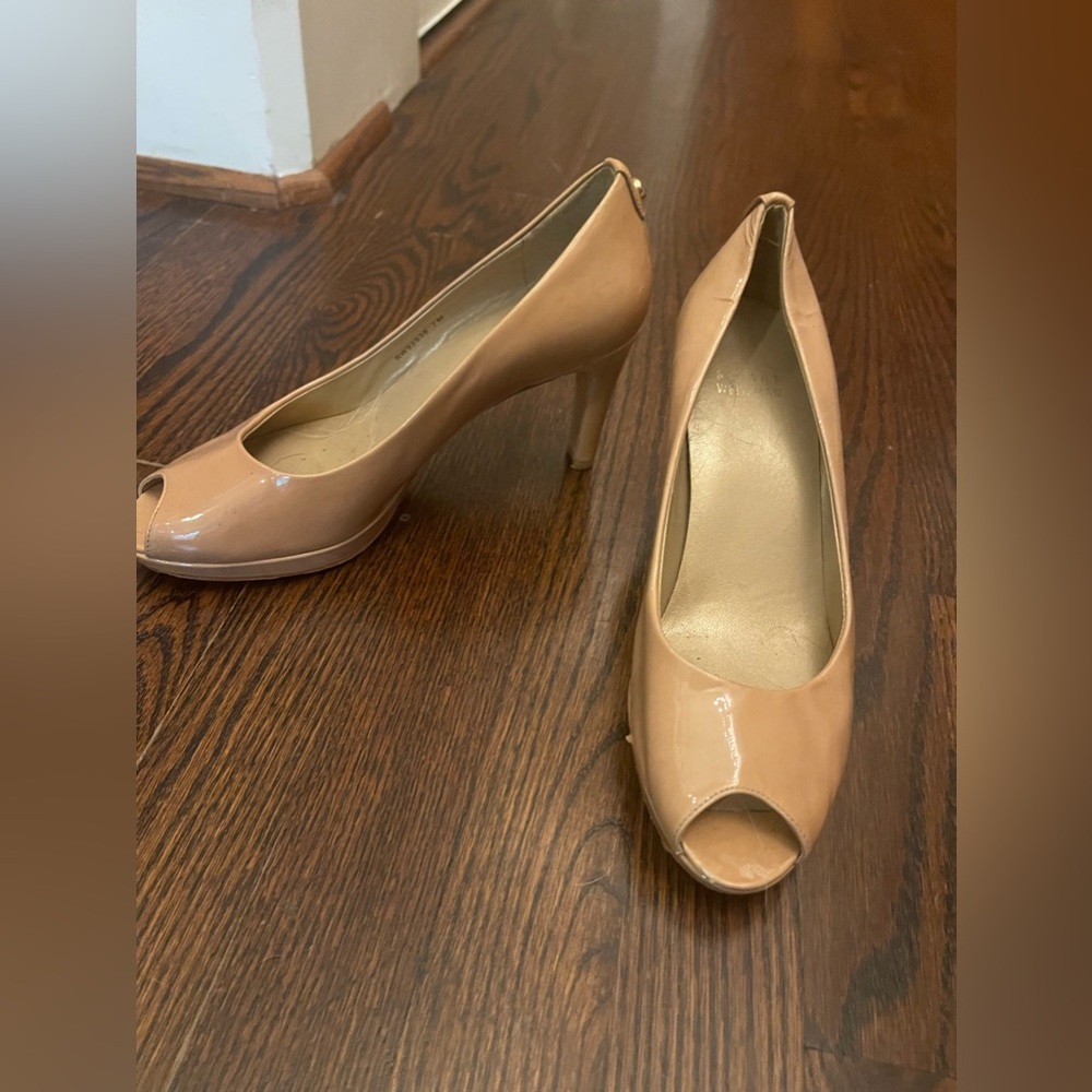 Stuart weitzman peep toe heels nude size 7